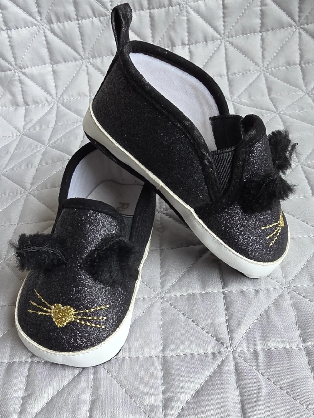 Girls Black Glitter Cat Moccasins with Gold Heart Detail
